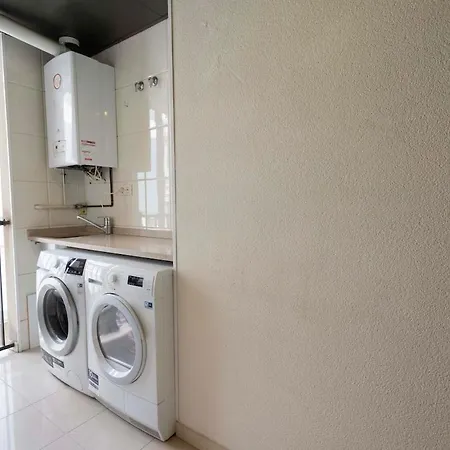 For 6, Spacious And Bright In Bonanova Apartmán