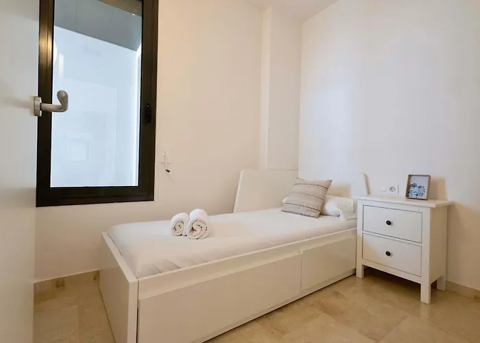 For 6, Spacious And Bright In Bonanova דירה ברצלונה