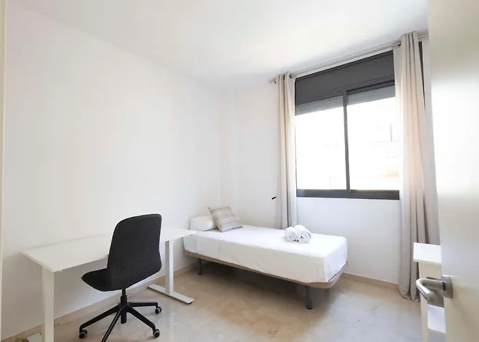 דירה For 6, Spacious And Bright In Bonanova *