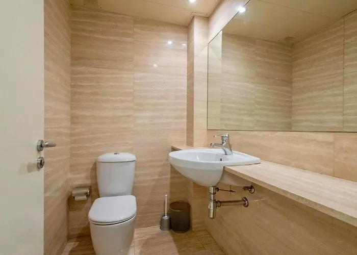For 6, Spacious And Bright In Bonanova דירה