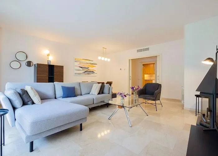 דירה For 6, Spacious And Bright In Bonanova *