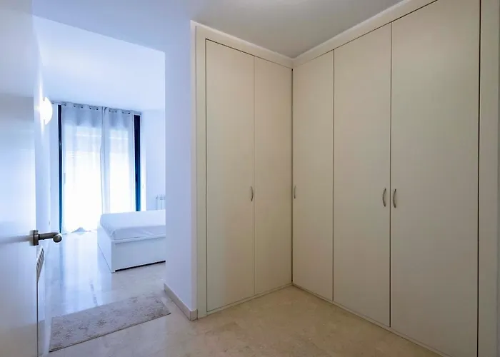 For 6, Spacious And Bright In Bonanova * ברצלונה