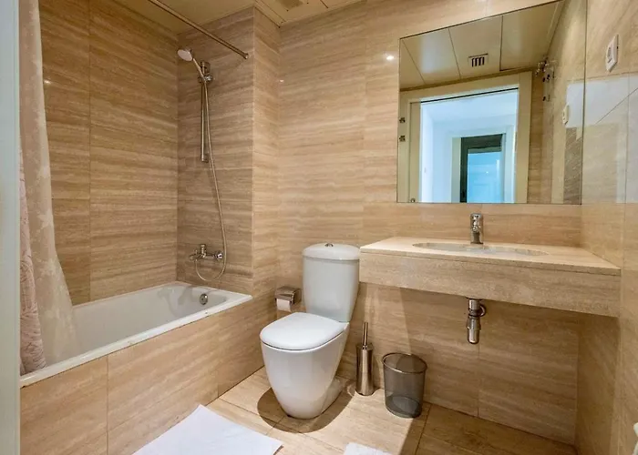 For 6, Spacious And Bright In Bonanova